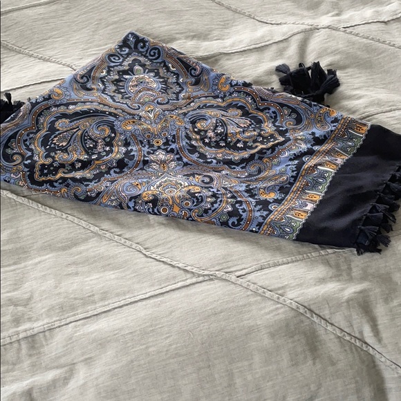 Scarf - Picture 2 of 3